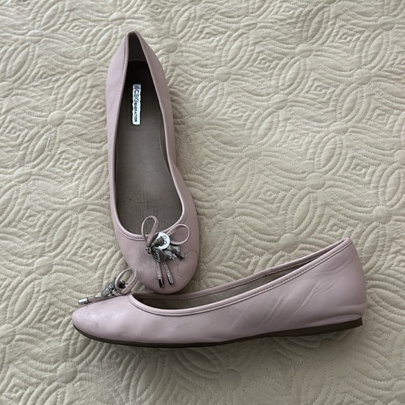 Bcbgeneration flats light pink 8 1/2 - Picture 2 of 3